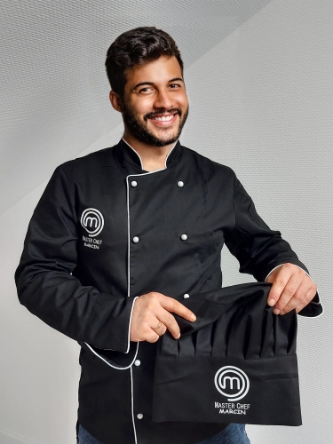 Tavs uzraksts uz šefpavāra cepures Restaurant Food&Drinks