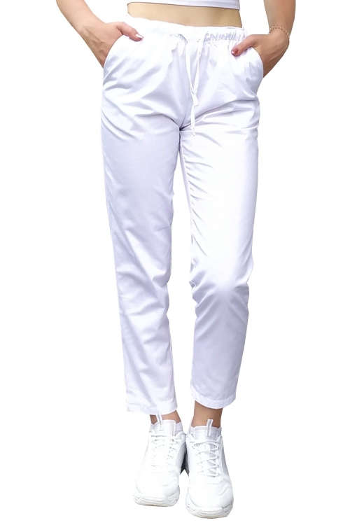 Mediķu skaistuma komplekts: džemperis un cigaretes.