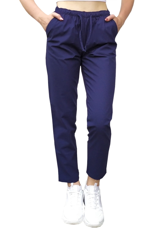 Mediķu skaistuma komplekts: džemperis un cigaretes.