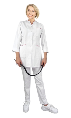 Sieviešu medicīnas komplekts ar 3/4 piedurknēm un rozā apdari.