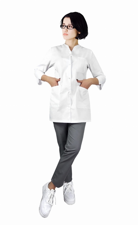 Sieviešu medicīnas komplekts ar 3/4 piedurknēm un baltu apdari.