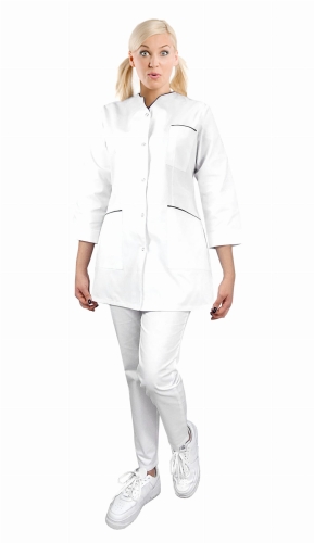 Sieviešu medicīnas komplekts ar 3/4 piedurknēm un tumši zilu apmalīti.