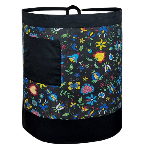 Kulinārijas priekšauts ar tautas rakstiem.