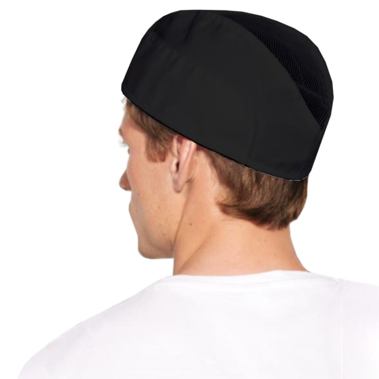 Melnā premium furažerka ar acu un elegantu apdari.