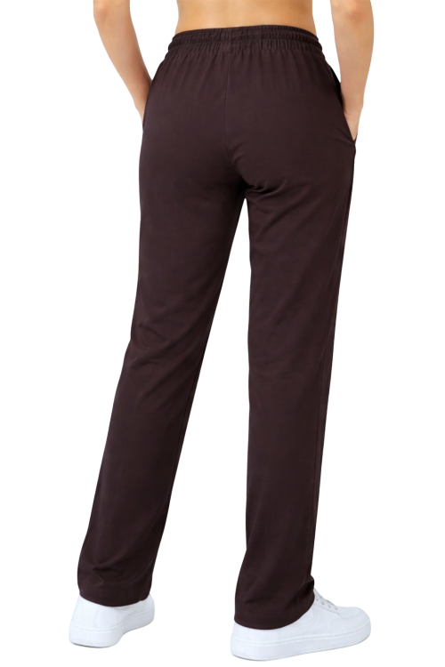 Medyczne damskie spodnie   , prosta klasyczna  nogawka  w kolorze czekoladowym.png
