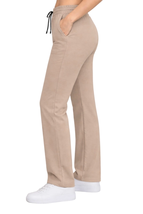 Spodnie medyczne damskie  , prosta nogawka  w kolorze beżowym