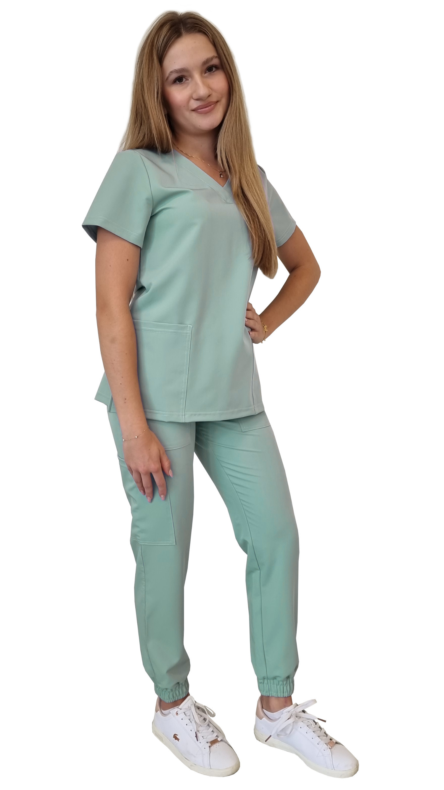 Sieviešu medicīniskie uniformi – skrubi